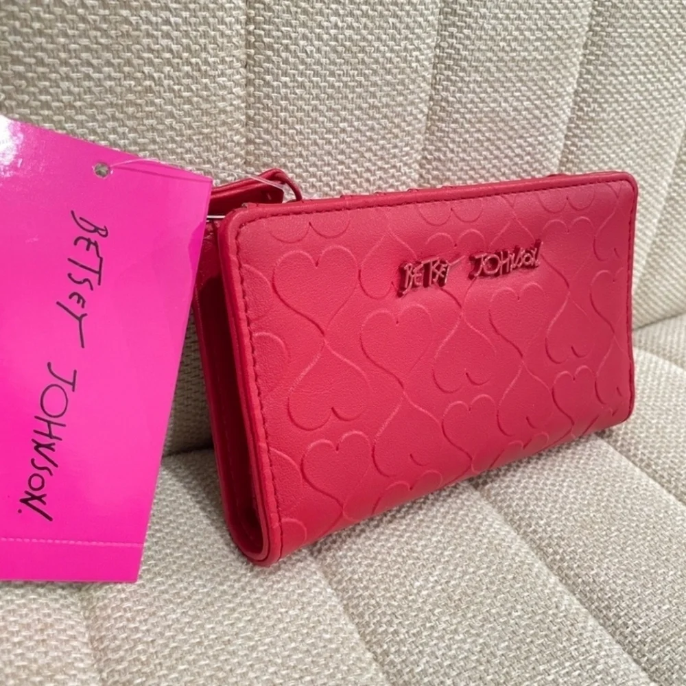 ❤️▪️Betsey Johnson ▪️Red Heart Leather XOIVY Bifold Wallet